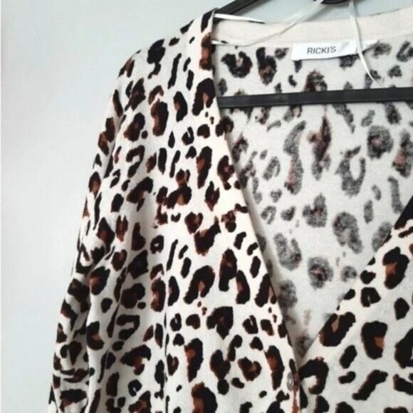 RICKI'S \ Cheetah 🐆 Button Down Cardigan Fine Knit Sweater Cardi Leopard Sz S - Picture 8 of 14